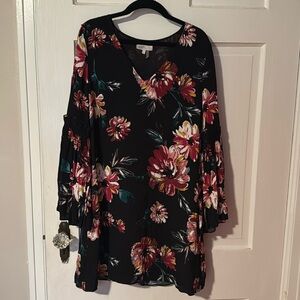 1 State NWT The Curator Rich Black Floral Vneck Dress Bell Long Sleeves; size XS